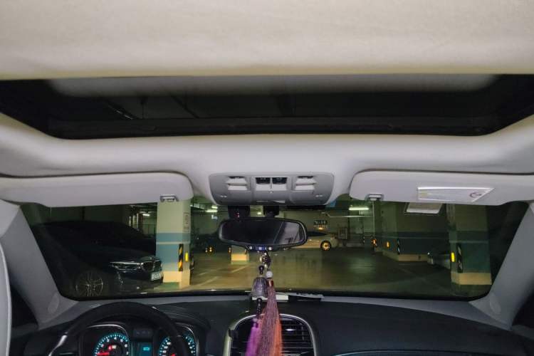 Used Chevrolet Malibu 2013 2.0L Automatic Luxury Edition Headliner