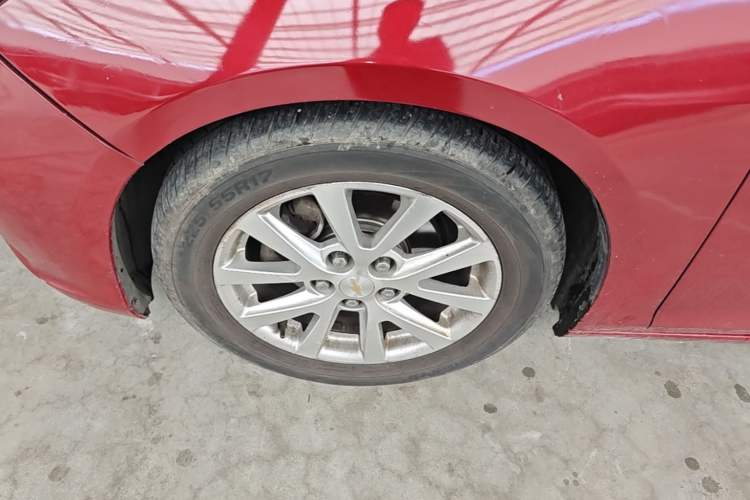 Used Chevrolet Malibu 2013 2.0L Automatic Luxury Edition Left Front Wheel Hub