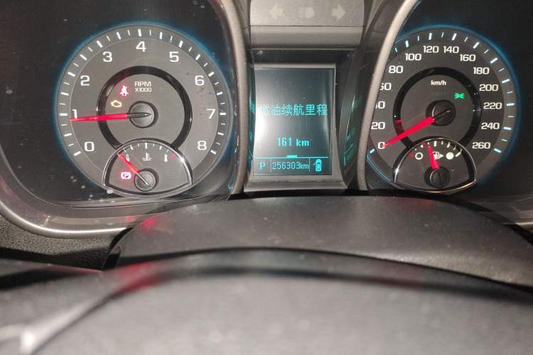 Used Chevrolet Malibu 2013 2.0L Automatic Luxury Edition Odometer Close Up