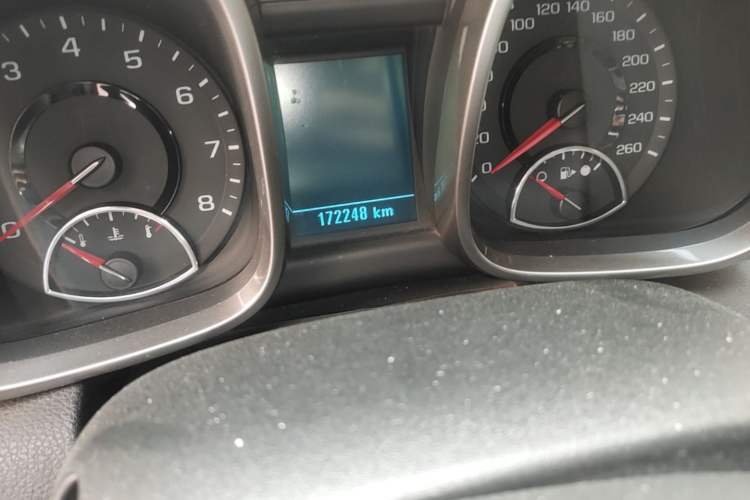 Used Chevrolet Malibu 2013 2.4L Automatic Luxury Edition Odometer Close Up