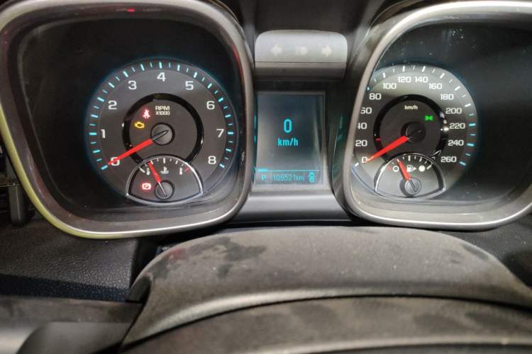 Used Chevrolet Malibu 2013 1.6T Automatic Comfort Edition Odometer Close Up