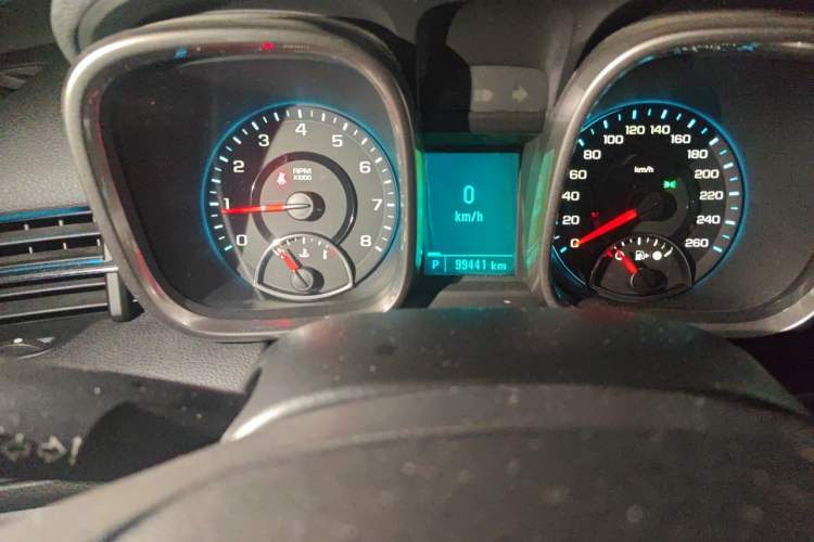 Used Chevrolet Malibu 2013 2.4L Automatic Luxury Edition Odometer Close Up