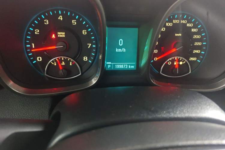 Used Chevrolet Malibu 2013 2.0L Automatic Luxury Edition Odometer Close Up