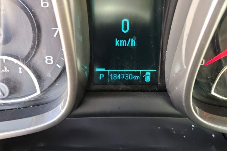 Used Chevrolet Malibu 2013 2.4L Automatic Luxury Edition Odometer Close Up