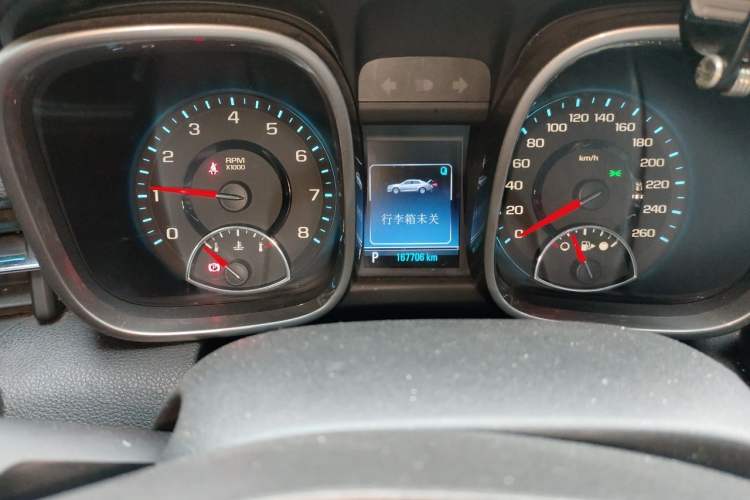 Used Chevrolet Malibu 2013 1.6T Automatic Luxury Edition Odometer Close Up