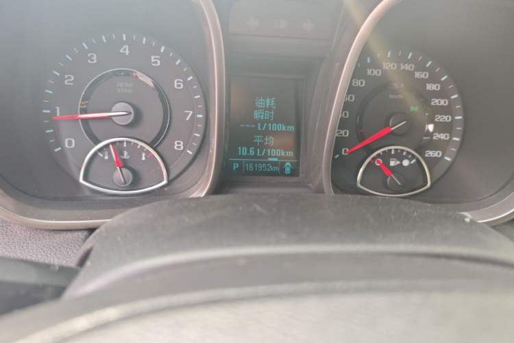 Used Chevrolet Malibu 2013 2.4L Automatic Luxury Edition Odometer Close Up