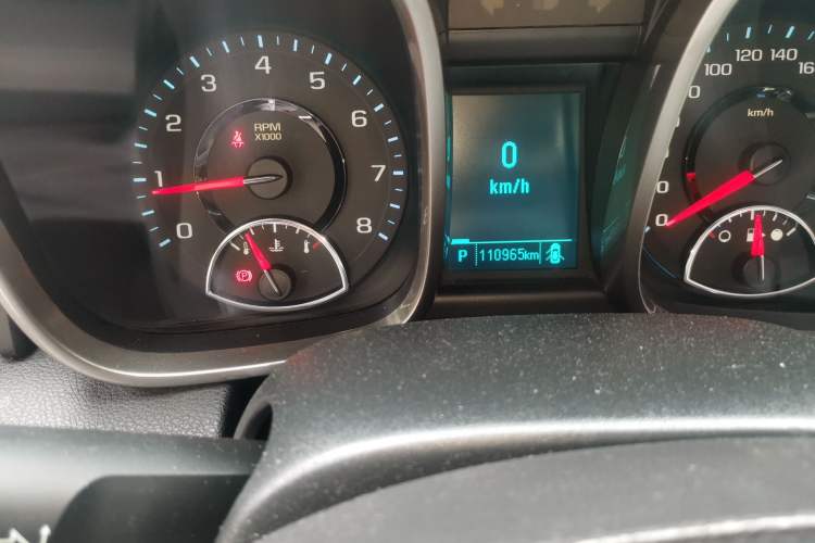 Used Chevrolet Malibu 2013 2.0L Automatic Luxury Edition Odometer Close Up