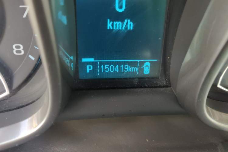Used Chevrolet Malibu 2013 2.4L Automatic Luxury Edition Odometer Close Up
