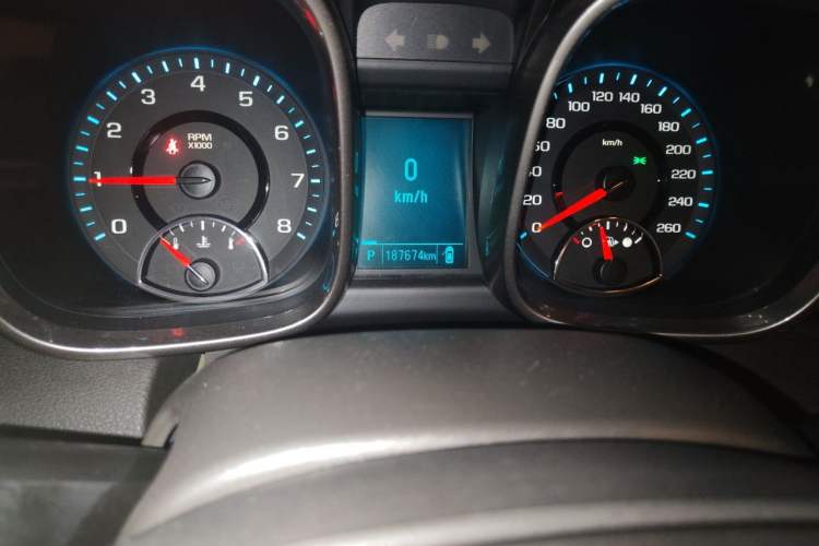 Used Chevrolet Malibu 2013 2.0L Automatic Luxury Edition Odometer Close Up