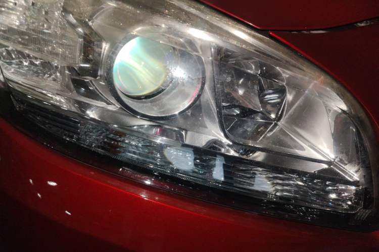 Used Chevrolet Malibu 2013 2.0L Automatic Luxury Edition Right Front Headlight