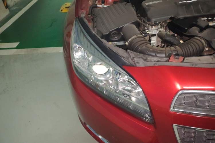 Used Chevrolet Malibu 2013 2.0L Automatic Comfort Edition Right Front Headlight