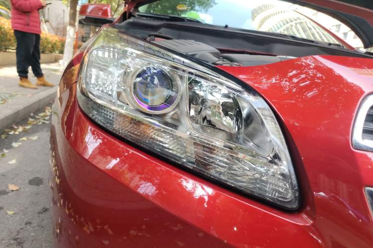 Used Chevrolet Malibu 2013 2.4L Automatic Luxury Edition Right Front Headlight