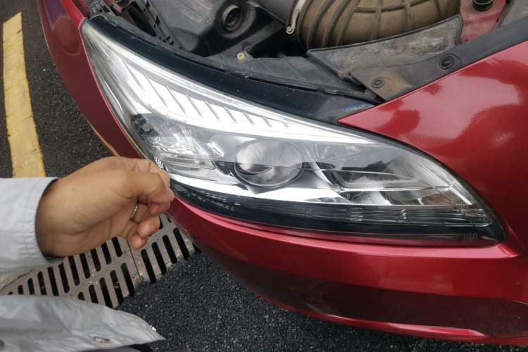 Used Chevrolet Malibu 2013 2.0L Automatic Luxury Edition Right Front Headlight