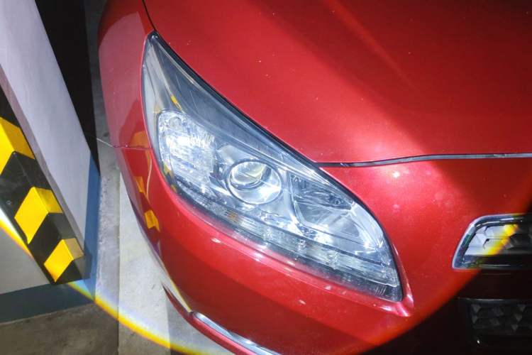 Used Chevrolet Malibu 2013 2.0L Automatic Luxury Edition Right Front Headlight