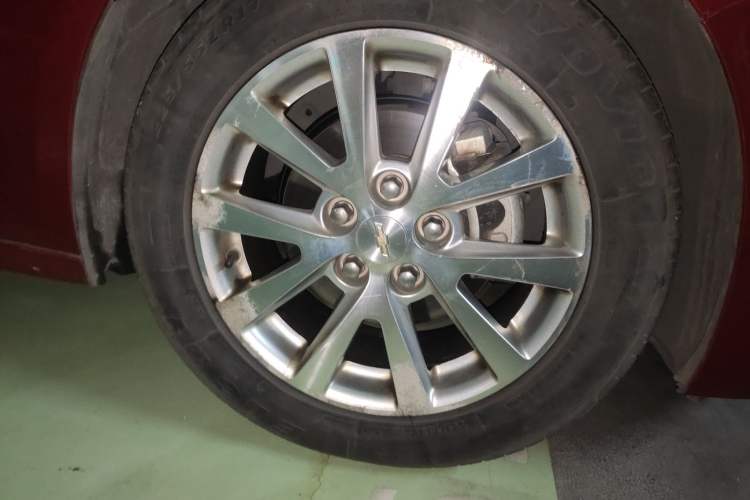 Used Chevrolet Malibu 2013 2.0L Automatic Luxury Edition Right Front Wheel Hub