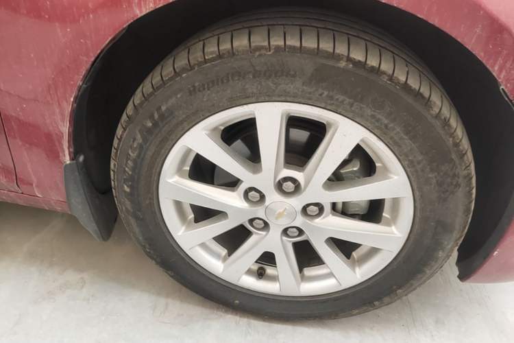 Used Chevrolet Malibu 2013 2.4L Automatic Luxury Edition Right Front Wheel Hub