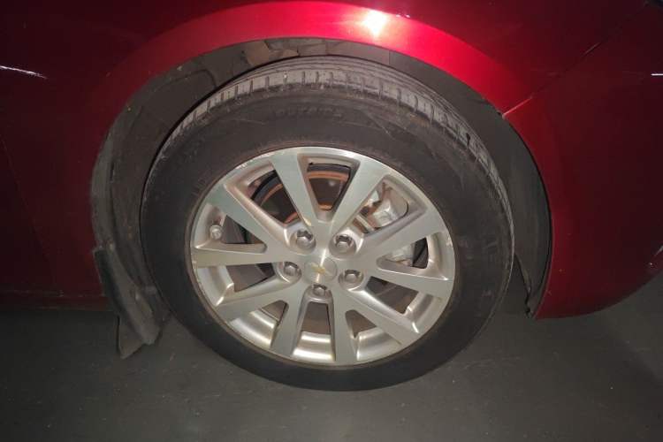 Used Chevrolet Malibu 2013 2.4L Automatic Luxury Edition Right Front Wheel Hub