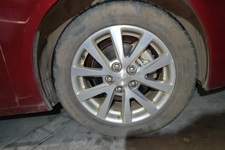 Used Chevrolet Malibu 2013 2.4L Automatic Luxury Edition Right Front Wheel Hub