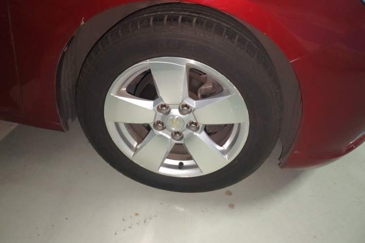 Used Chevrolet Malibu 2013 2.0L Automatic Comfort Edition Right Front Wheel Hub