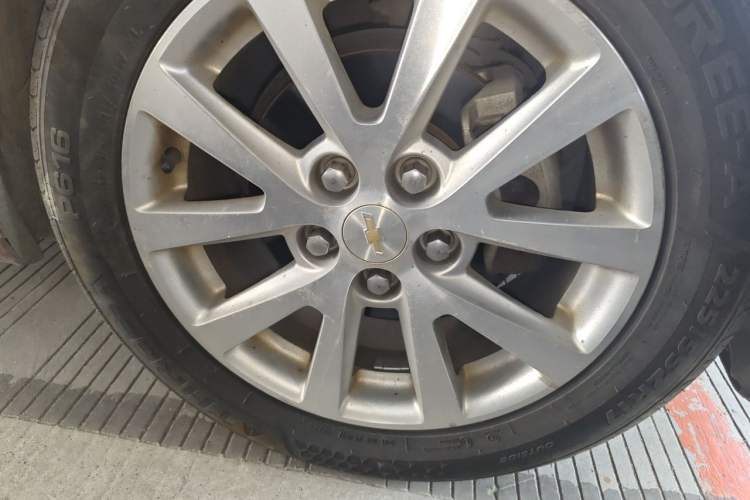 Used Chevrolet Malibu 2013 2.0L Automatic Comfort Edition Right Front Wheel Hub