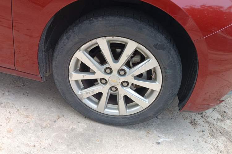 Used Chevrolet Malibu 2013 2.4L Automatic Luxury Edition Right Front Wheel Hub