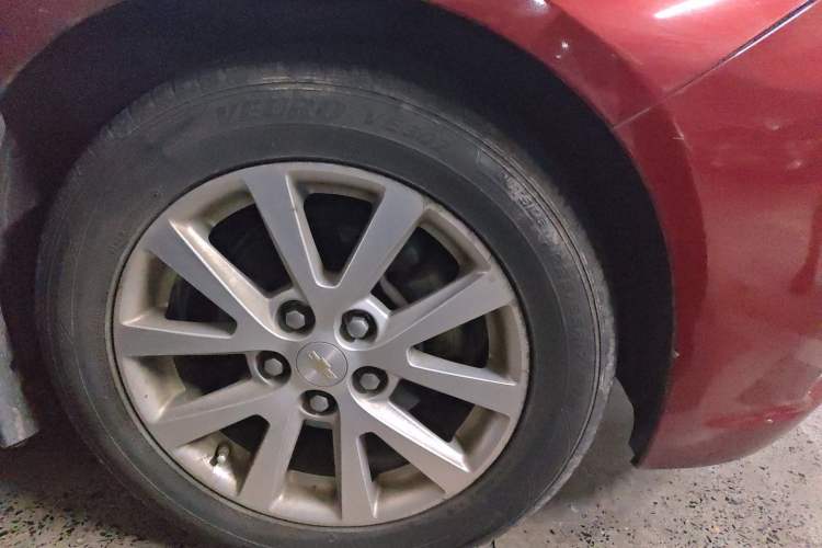 Used Chevrolet Malibu 2013 2.0L Automatic Luxury Edition Right Front Wheel Hub