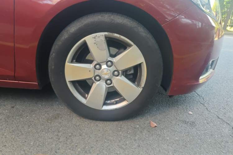 Used Chevrolet Malibu 2013 2.0L Automatic Luxury Edition Right Front Wheel Hub