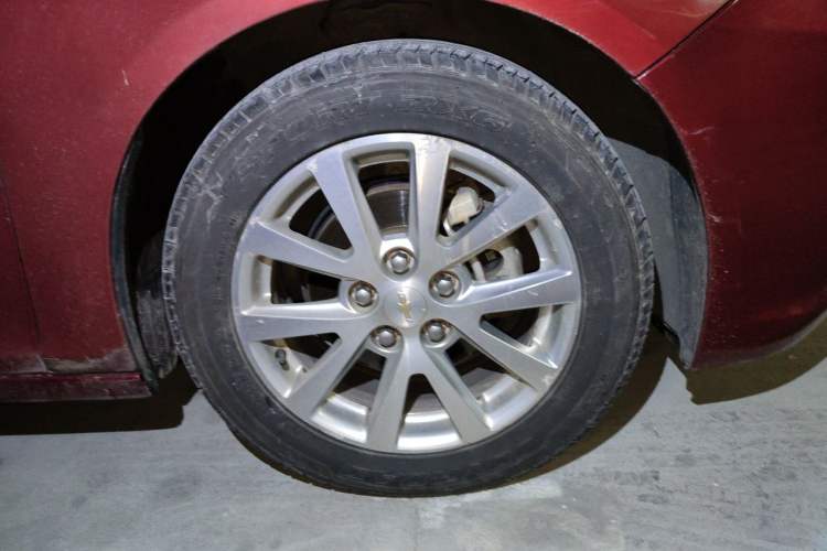 Used Chevrolet Malibu 2013 2.0L Automatic Luxury Edition Right Front Wheel Hub