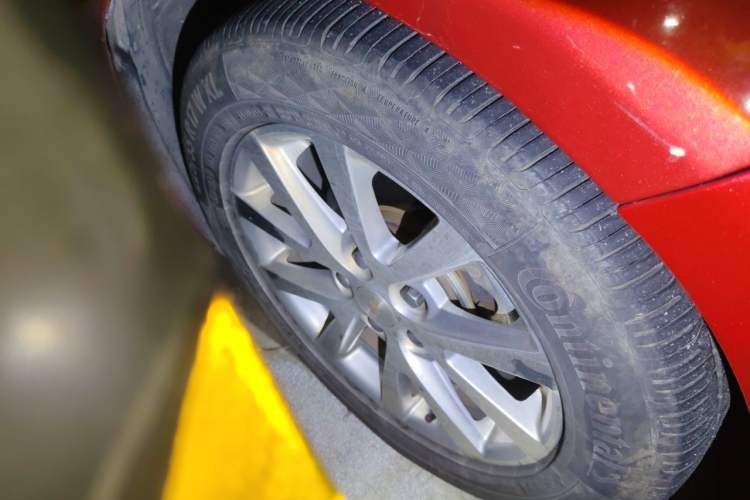 Used Chevrolet Malibu 2013 2.0L Automatic Luxury Edition Right Front Wheel Hub