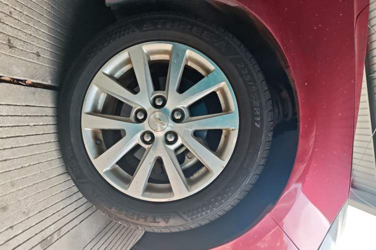 Used Chevrolet Malibu 2013 2.0L Automatic Luxury Edition Right Front Wheel Hub