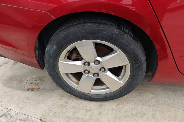 Used Chevrolet Malibu 2013 2.0L Automatic Comfort Edition Right Rear Wheel Hub