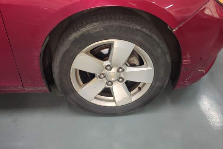 Used Chevrolet Malibu 2013 2.0L Automatic Comfort Edition Right Rear Wheel Hub
