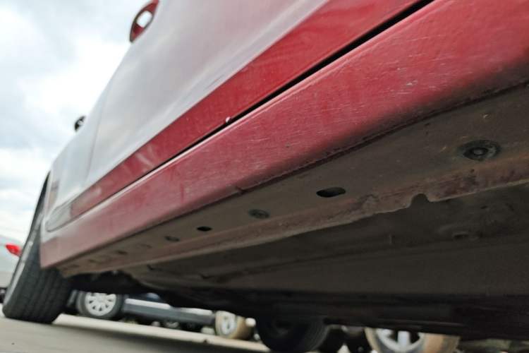 Used Chevrolet Malibu 2013 2.0L Automatic Comfort Edition Right Side Sill