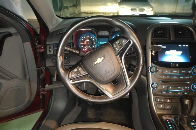 Used Chevrolet Malibu 2013 2.0L Automatic Luxury Edition Steering Wheel