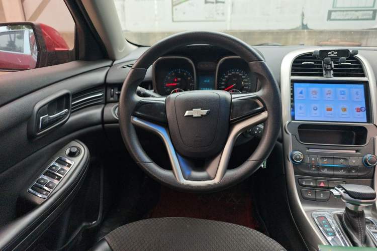 Used Chevrolet Malibu 2013 1.6T Automatic Comfort Edition Steering Wheel