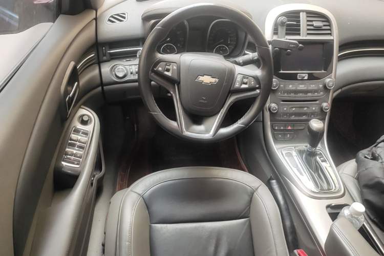 Used Chevrolet Malibu 2013 2.4L Automatic Luxury Edition Steering Wheel