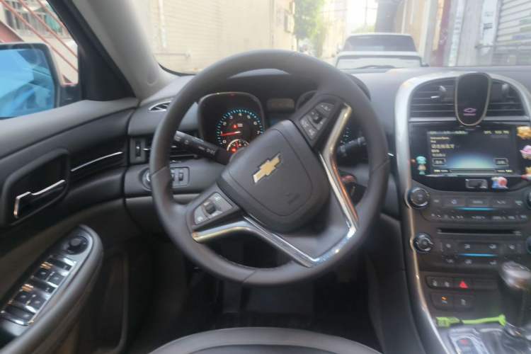 Used Chevrolet Malibu 2013 2.0L Automatic Luxury Edition Steering Wheel