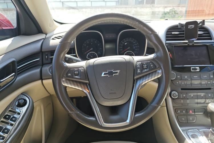 Used Chevrolet Malibu 2013 2.4L Automatic Luxury Edition Steering Wheel