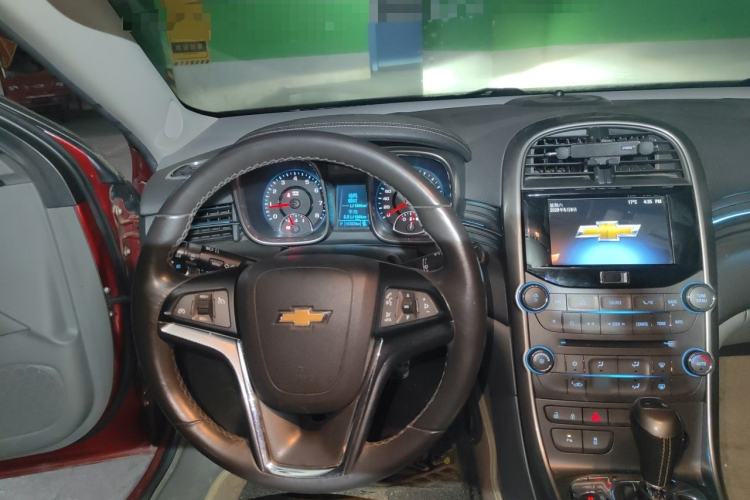 Used Chevrolet Malibu 2013 2.4L Automatic Luxury Edition Steering Wheel