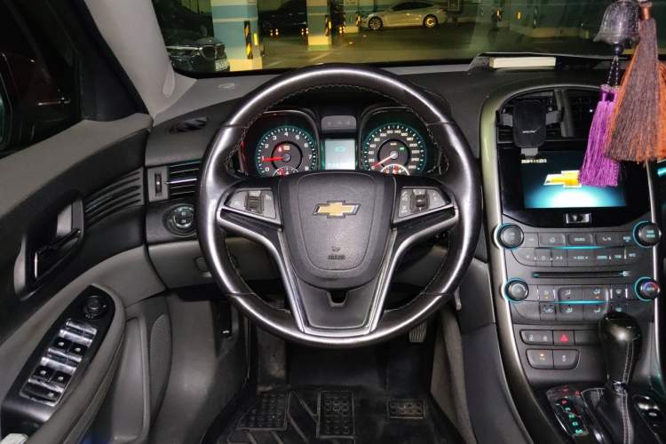 Used Chevrolet Malibu 2013 2.0L Automatic Luxury Edition Steering Wheel