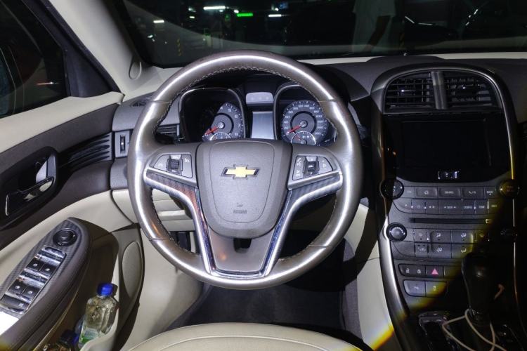 Used Chevrolet Malibu 2013 2.0L Automatic Luxury Edition Steering Wheel