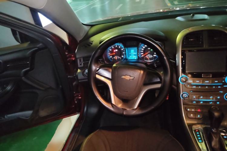 Used Chevrolet Malibu 2013 1.6T Automatic Comfort Edition Steering Wheel
