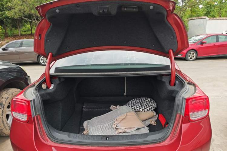 Used Chevrolet Malibu 2013 2.0L Automatic Comfort Edition Trunk
