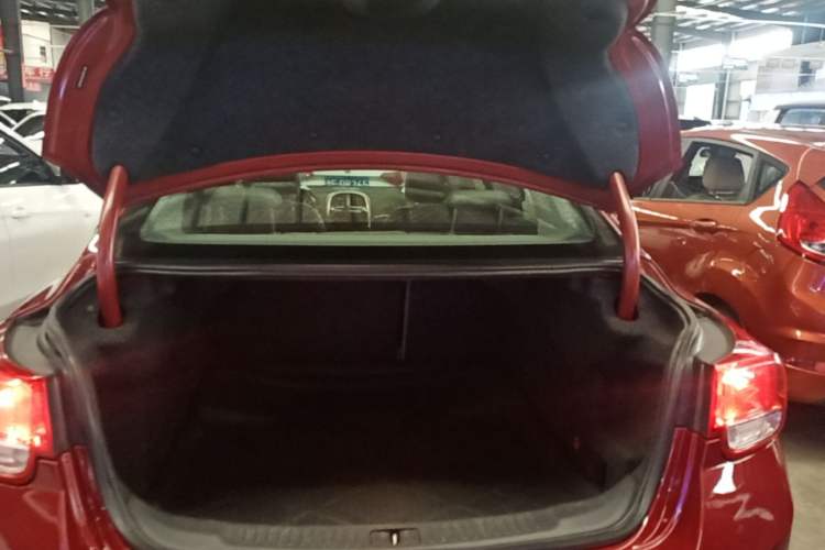 Used Chevrolet Malibu 2013 2.0L Automatic Luxury Edition Trunk