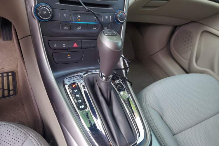 Used Chevrolet Malibu 2013 2.0L Automatic Comfort Edition Gear Lever