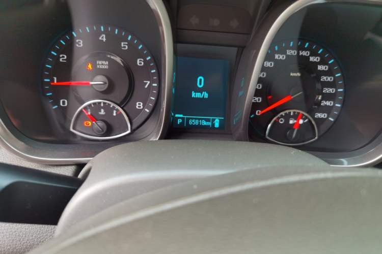 Used Chevrolet Malibu 2013 2.0L Automatic Comfort Edition Odometer Close Up