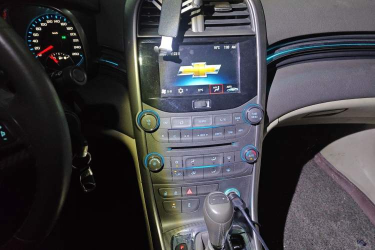 Used Chevrolet Malibu 2013 2.0L Automatic Luxury Edition Audio And AC Panel