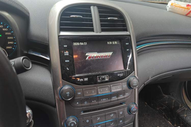 Used Chevrolet Malibu 2013 1.6T Automatic Luxury Edition Audio And AC Panel