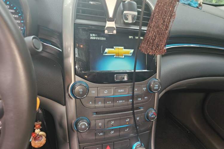 Used Chevrolet Malibu 2013 2.0L Automatic Luxury Edition Audio And AC Panel
