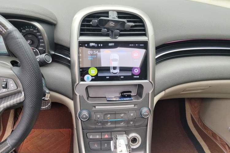 Used Chevrolet Malibu 2013 2.0L Automatic Luxury Edition Audio And AC Panel